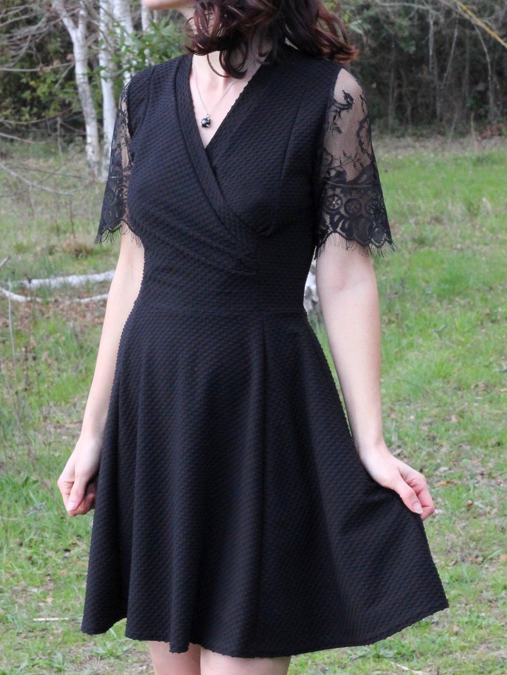 robe cache coeur dentelle