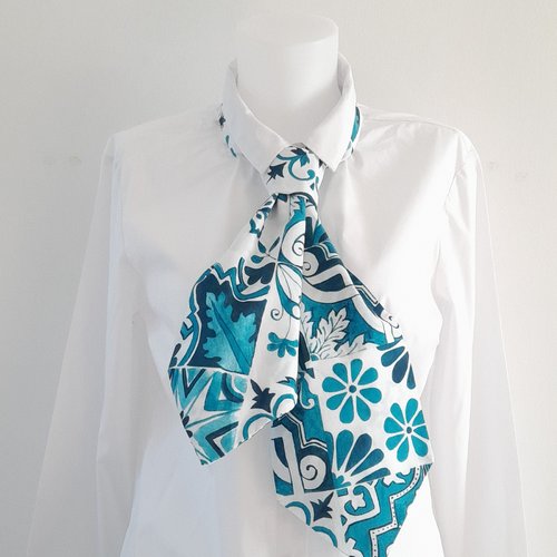 Foulard ascot pour femme,foulard motifs azulejos, foulard cravate, écharpe fleurie, bandeau, ceinture, accessoire de sac