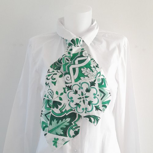 Foulard ascot pour femme,foulard motifs azulejos, foulard cravate, écharpe fleurie, bandeau, ceinture, accessoire de sac