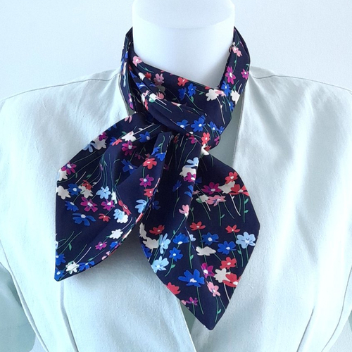 Foulard ascot pour femme,foulard motifs fleuris, foulard cravate, écharpe fleurie, bandeau, ceinture, accessoire de sac