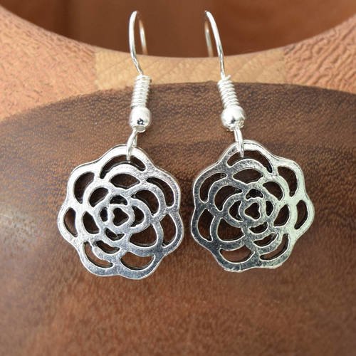Boucles d'oreilles roses filigranes argenté, clips roses filigranes argentés 