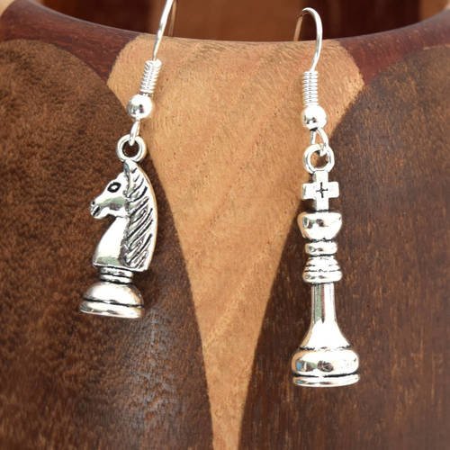 Boucles d'oreilles pièces d'échec , échiquier roi et cavalier 