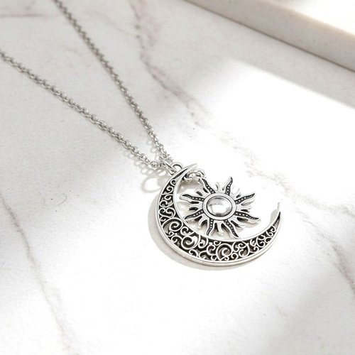 Pendentif croissant de lune et soleil argenté - pendentif celtique éclipse