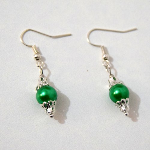 Boucles d'oreilles victorienne perle nacrée verte 