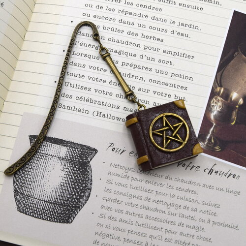 Marque-pages grimoire phosphorescent pentacle wicca, , livre lumineux,