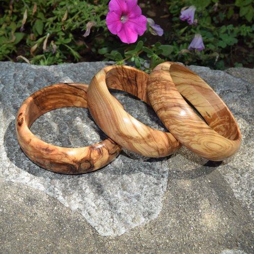 Bracelet large en bois d'olivier corse,  tourné à la main produit artisanal