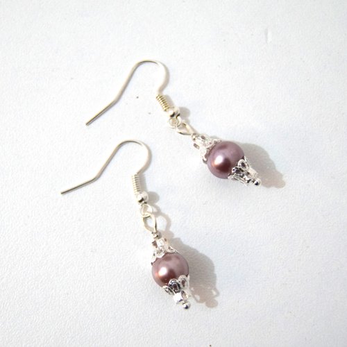 Boucles d'oreilles victorienne perle nacrée beige 