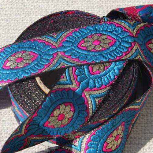 Des dentelles et galons originaux