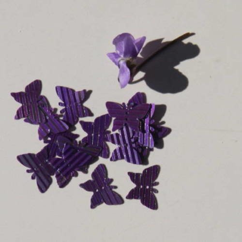 Sequins violets bleus en forme de papillon à coudre . gsf37