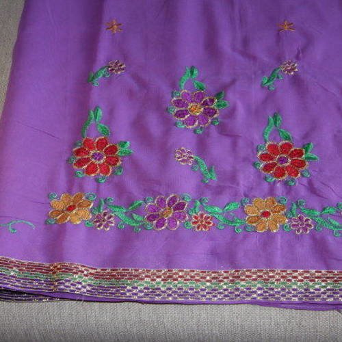 Coupon de tissu indien uni brodé ou sari. gt8