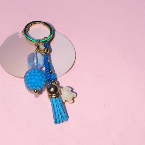 Porte-clés tortue bleu turquoise, bijou de sac bohème, pompon suédine bleu