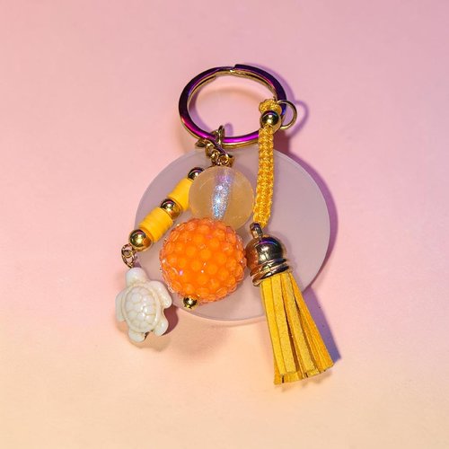 Porte-clés tortue orange, bijou de sac bohème, pompon suédine jaune