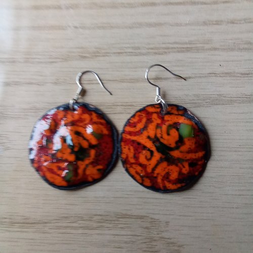 Paires de boucles d'oreilles en emaus sur cuivre