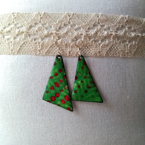 Paire de boucles d'oreilles en emaux sur cuivre