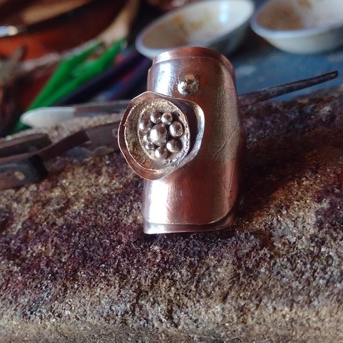Bague bouclier en cuivre et en argent 950