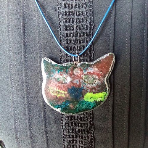 Pendentif de tête de chat spyckédélique