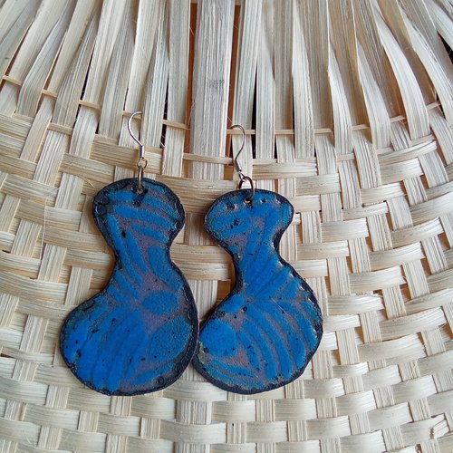 Paire de boucles d'oreilles en cuivre émaillée