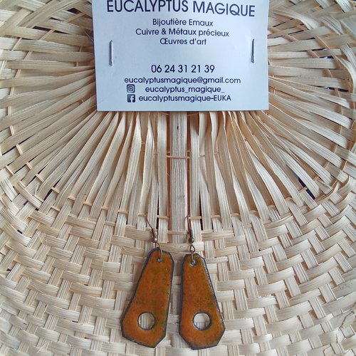 Paire de boucles d'oreilles en émaux sur cuivre