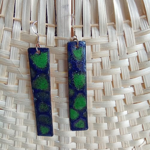 Paire de boucles d'oreilles longues et larges