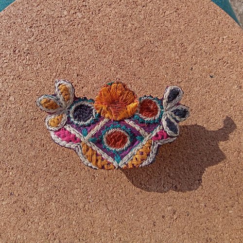 Barrette en broderie colorés du rajasthan