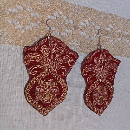 Paire de boucles d'oreilles en broderie du rajasthan
