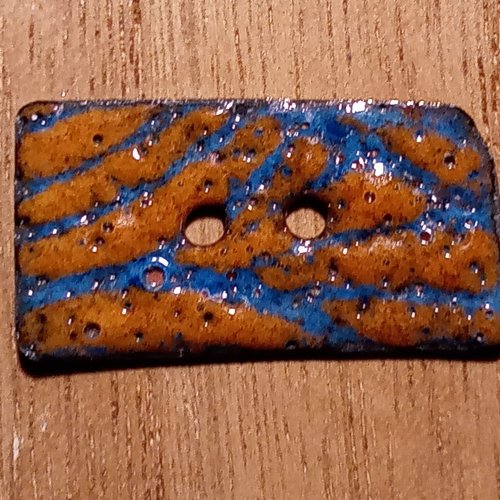Bouton en émaux sur cuivre rectangulaire
