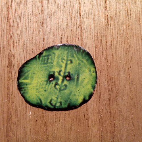 Bouton en émaux sur cuivre