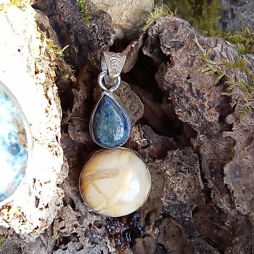 Pendentif en argent lapi lazuli et agate blanche.