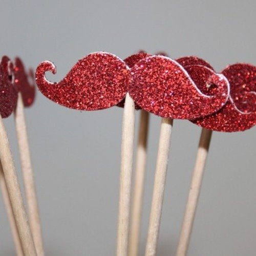10 brochettes de moustaches rouges pailletées pour photobooth pour un mariage ou un anniversaire 