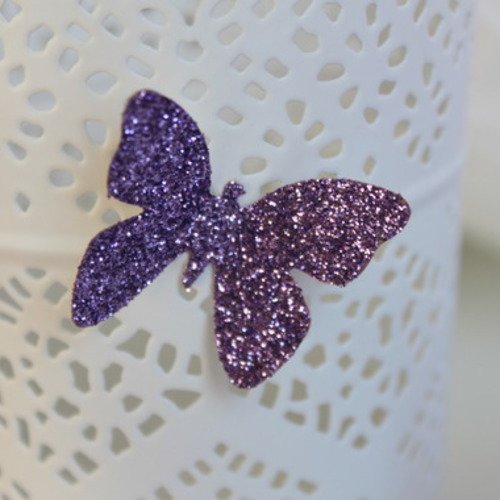 10 papillons en papier carton autocollants mauves à paillettes 