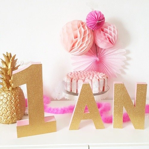 Lot- 1 an -lettre peinte+ une face glitter - décoration anniversaire-candy bar -rose et doré 