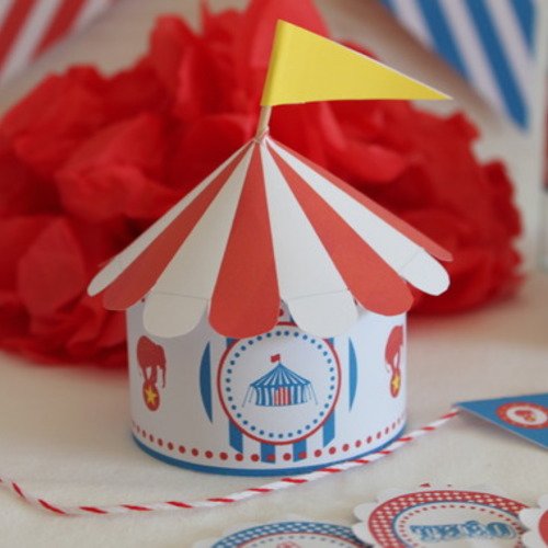 Boite à bonbons pour table de fête en papier-thème cirque- personnalisée prénom de l'enfant 