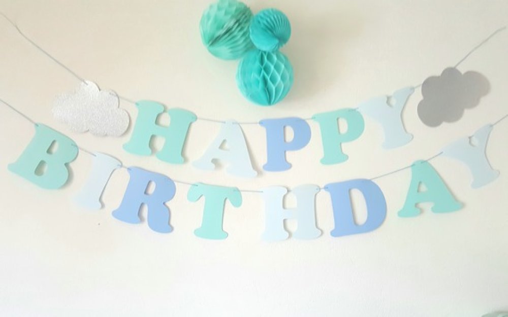 Guirlande happy birthday + 2 nuages papier pailleté argenté- sur cordon  bleu - pour anniversaire - Un grand marché