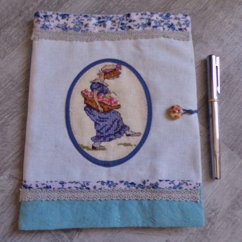Couvre-cahier médaillon bleu