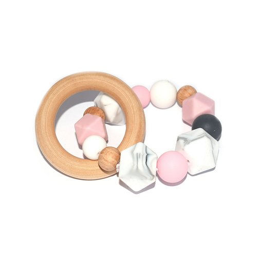 Hochet - anneau de dentition en bois et silicone gris, blanc, rose et marbre
