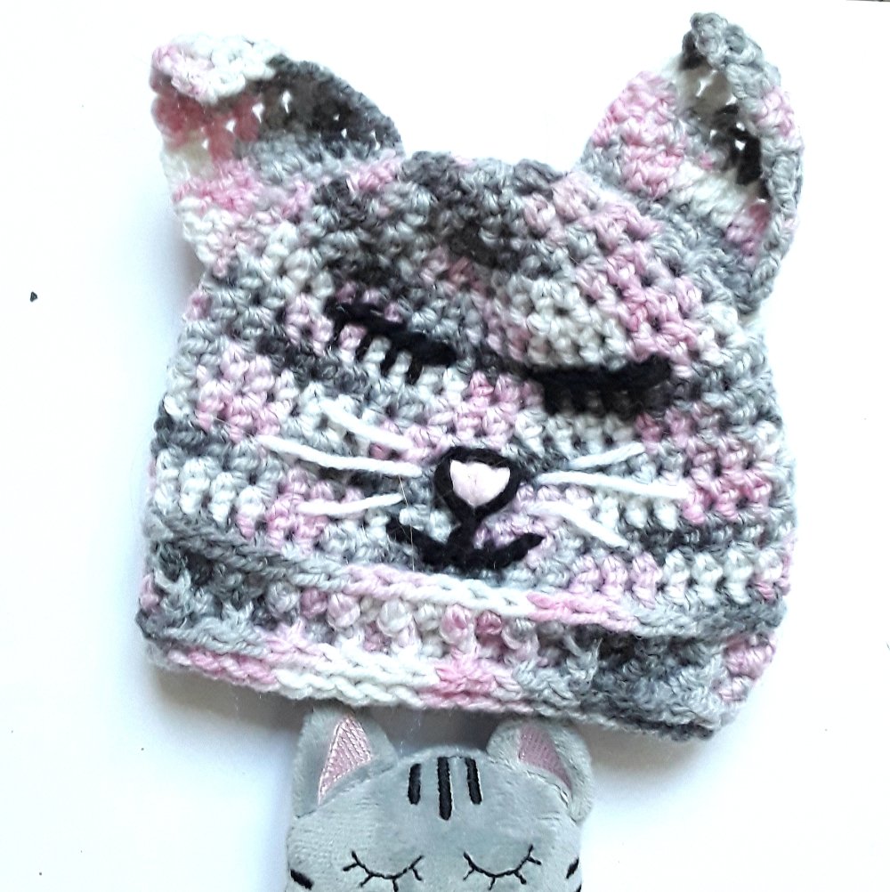 Bonnet Bebe En Crochet Et Doudou Chat Un Grand Marche