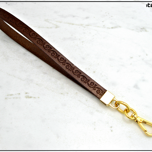 How to Use Louis Vuitton Dragonne Amovible Wrist Strap 