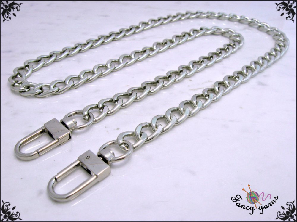 sac avec chaine argent