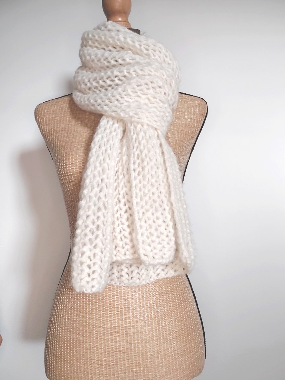 Écharpe tricotée main alpaga naturel - Un grand marché
