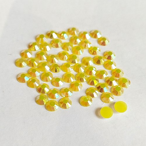 Cabochons strass plats à coller 3mm jaune à reflets multicolores