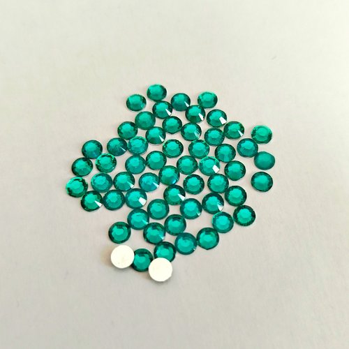 Cabochons strass plats à coller 4mm vert émeraude