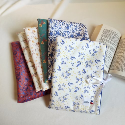 Pochette à livre velours fleuri – protection livre fait main - accessoire lecture – création artisanale