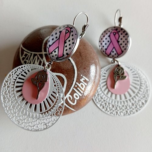 Boucles d'oreilles dormeuses octobre rose