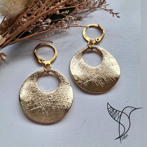 Boucles d'oreilles dormeuses effet strié