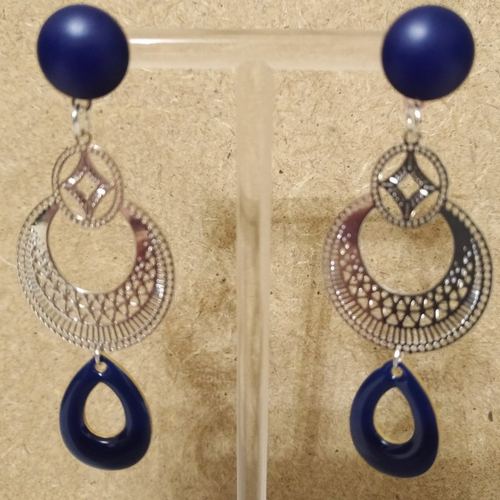 Boucles d'oreilles sequin émaillé bleu , estampe égyptienne argent et cabochon bleu .