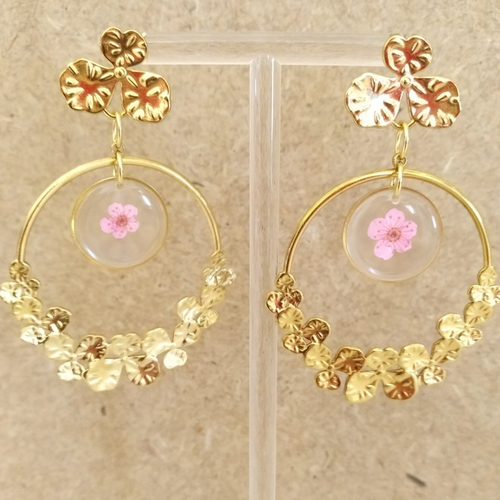 Boucles d'oreilles florales acier inoxydable doré .