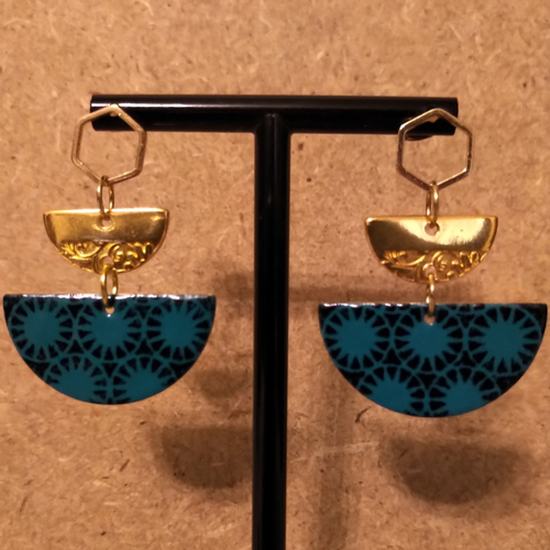 Boucles d'oreilles sequins émaillés faits mains et acier inoxydable doré .