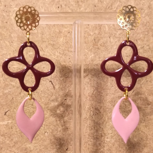 Boucles d'oreilles sequins émaillés faits mains tons roses , acier inoxydable doré .