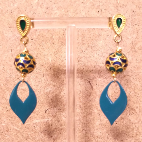 Boucles d'oreilles émaillées / acier inoxydable doré .