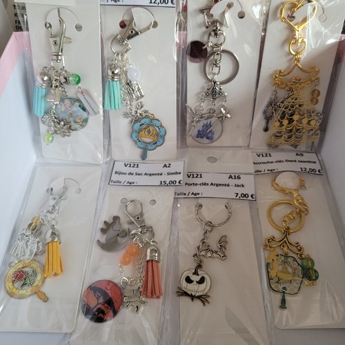 Bijou de sac - lot de 8 bijoux thème animation disney